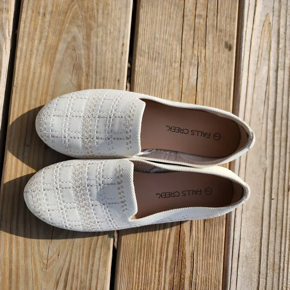 FALLS CREEK White Slip-on Flats Size 7